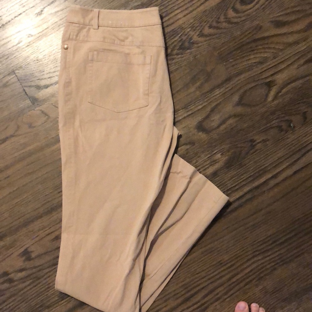 Khaki pants with sun buttons